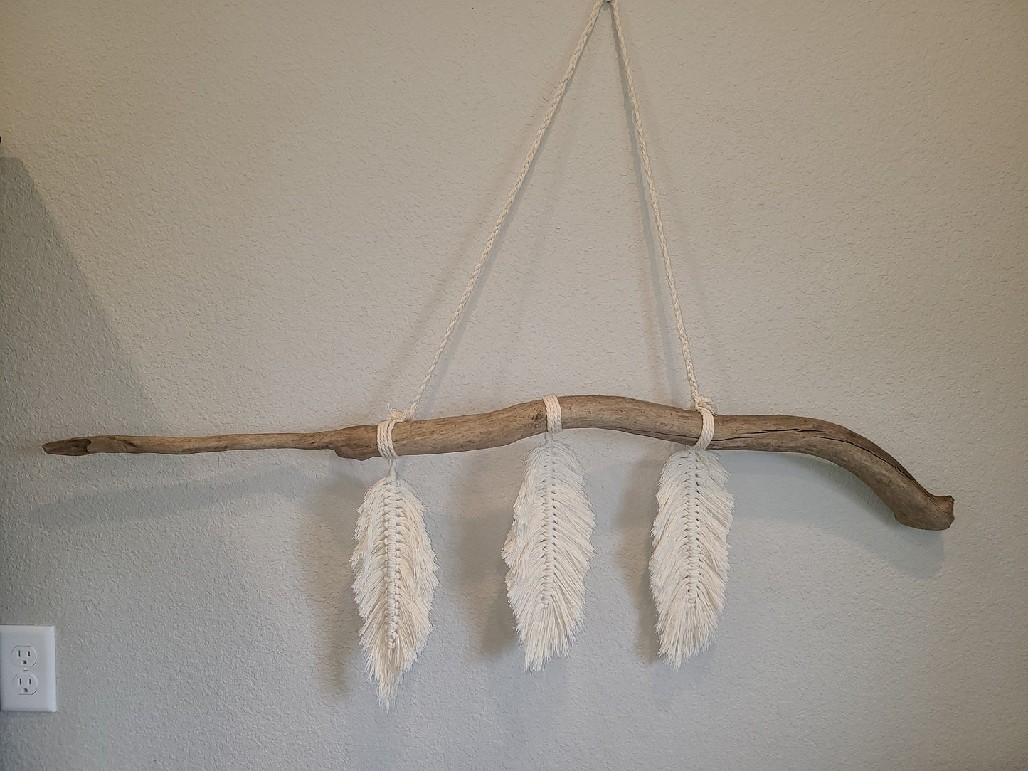 Macrame Feathers and Driftwood Wall Hanging - Boho Decorations | Home Decor | Small Wall Hanging